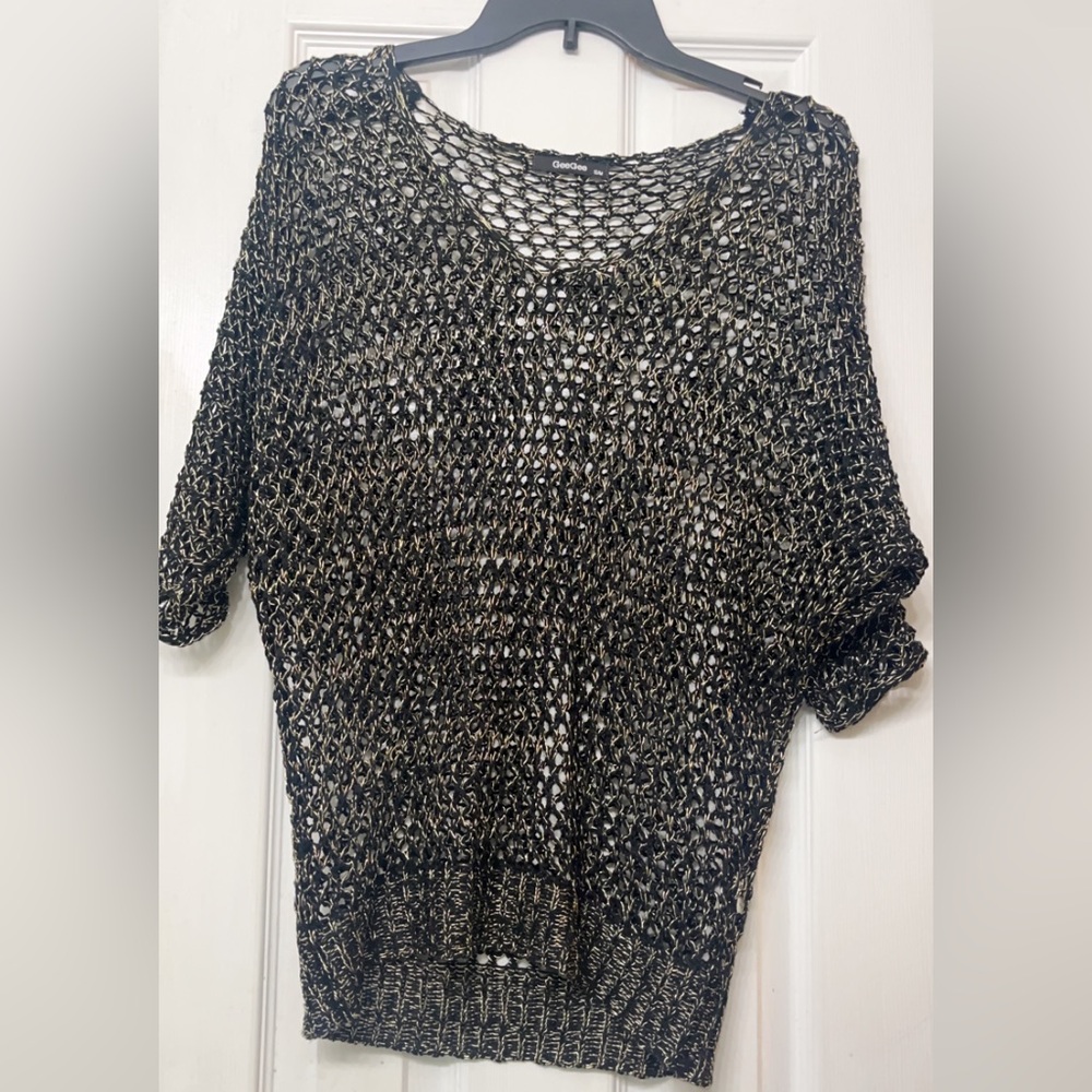GeeGee small/medium crochet black and gold quarter sleeve top
